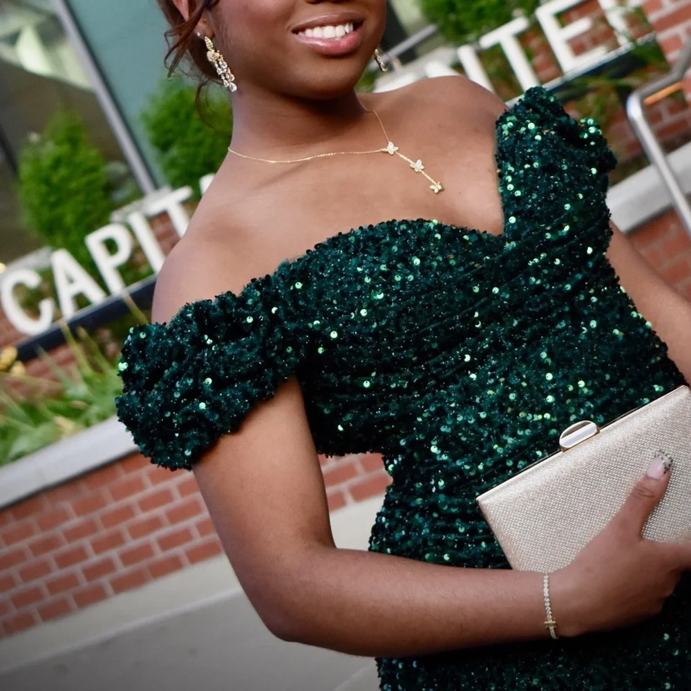 Gorgeous green dress by Abby Lee - Picture 5 of 8